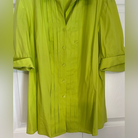Women's Lafayette 148 New York Lime Green Button Down Blouse - Picture 2 of 4